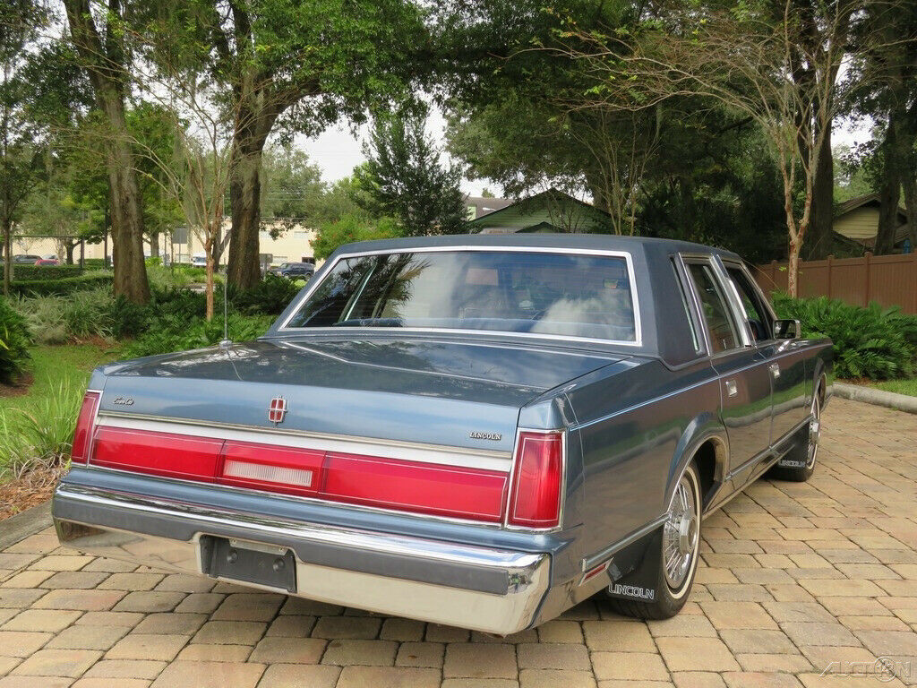 1985 Lincoln Town Car Gorgeous Survivor Low Miles Garage Kept - photo 6