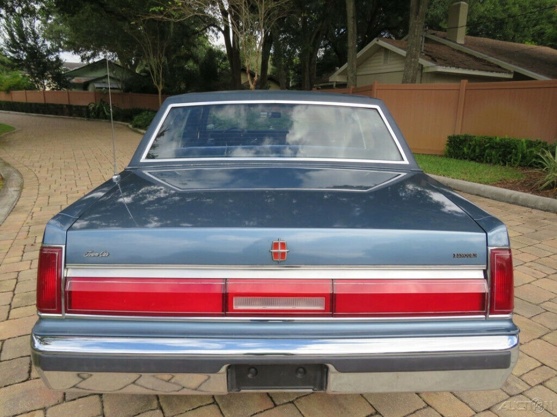 1985 Lincoln Town Car Gorgeous Survivor Low Miles Garage Kept - photo 8