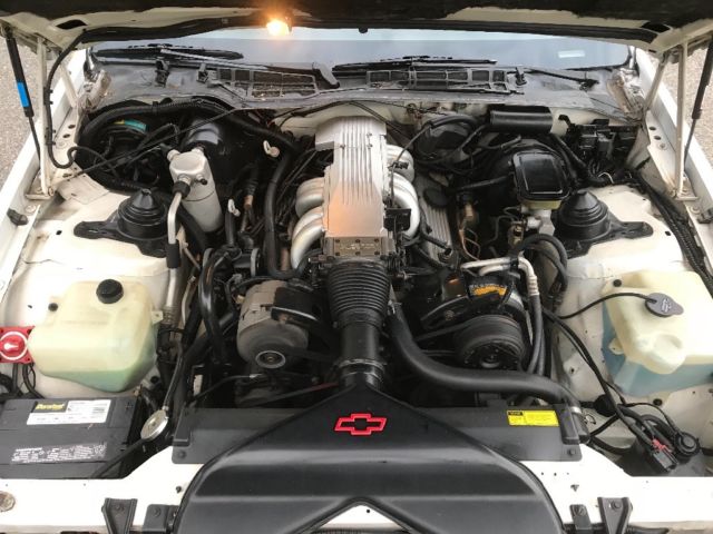 1986 Chevrolet Camaro Iroc - photo 10