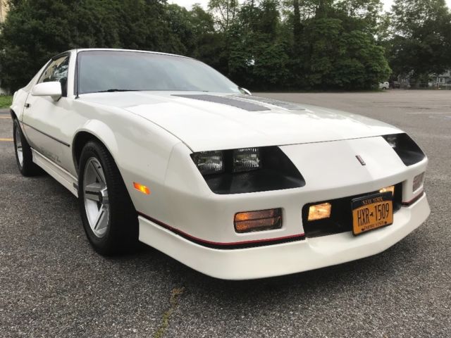 1986 Chevrolet Camaro Iroc - photo 3