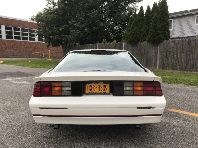 1986 Chevrolet Camaro Iroc - photo 4