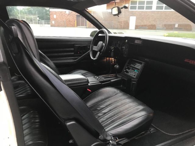 1986 Chevrolet Camaro Iroc - photo 5