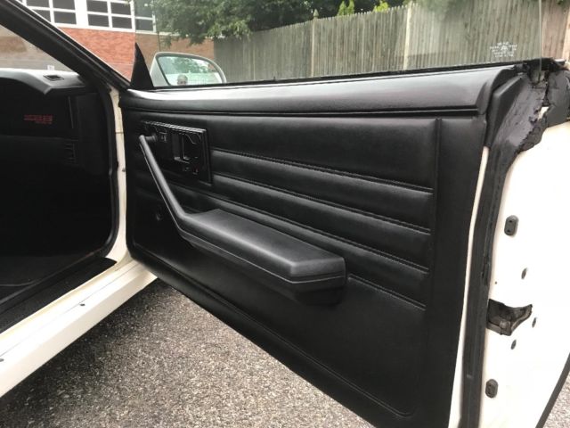 1986 Chevrolet Camaro Iroc - photo 7
