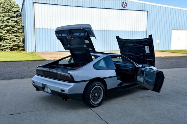 1986 Pontiac Fiero SE (GT CLONE) - photo 11