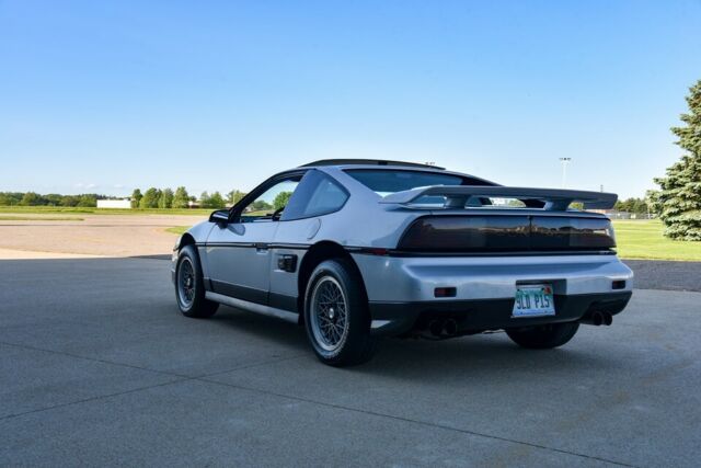 1986 Pontiac Fiero SE (GT CLONE) - photo 2