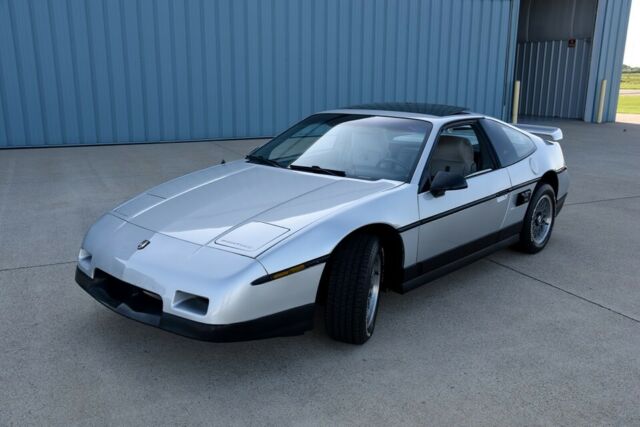 1986 Pontiac Fiero SE (GT CLONE) - photo 6