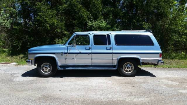 1986 Chevrolet Suburban C20 HD Custom Deluxe - photo 5