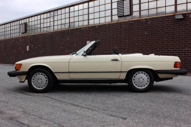 1987 Mercedes-Benz SL-Class 560SL - photo 2