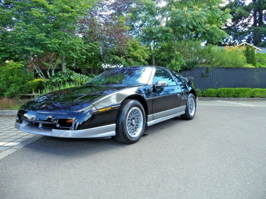 1987 Pontiac Fiero - photo 3