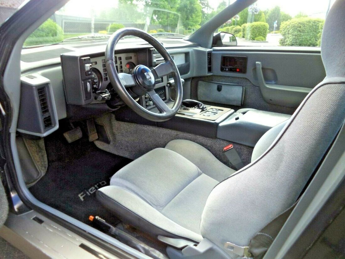 1987 Pontiac Fiero - photo 9
