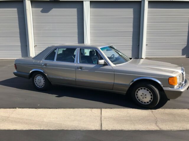 1988 Mercedes-Benz 500-Series Smoke Silver with Chrome Trim and Brown Leather - photo 2