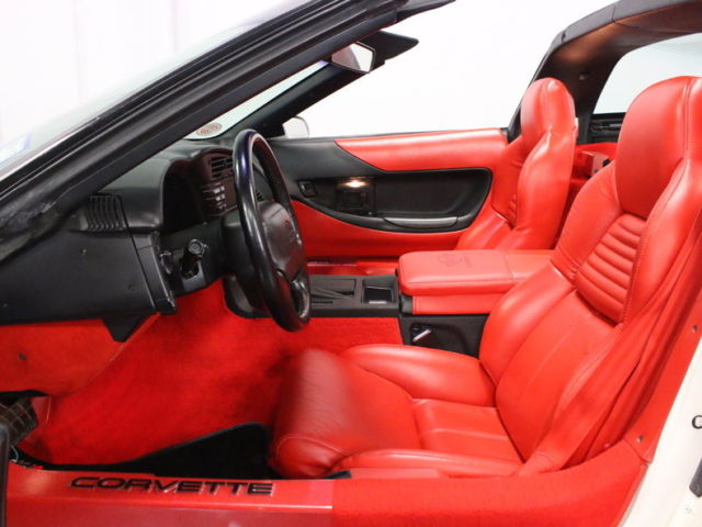 1994 Chevrolet Corvette Base Hatchback 2-Door - photo 5