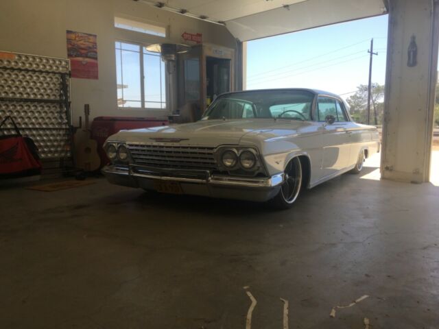 Beautiful 350/700r4 Powered Restomod 1962 Chevrolet Impala