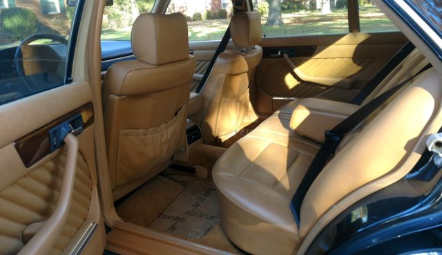 1990 Mercedes-Benz 400-Series Base Sedan 4-Door - photo 7
