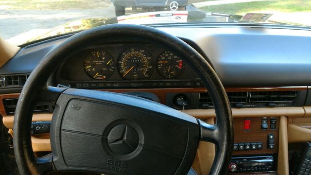 1990 Mercedes-Benz 400-Series Base Sedan 4-Door - photo 9
