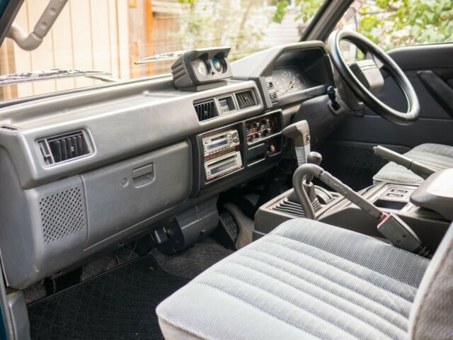 1993 Mitsubishi Delica - photo 10