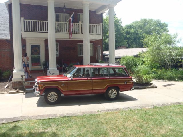BEAUTIFUL 85 WAGONEER, LOW MILES, NEW ENGINE ,NEW PAINT, NO RUST, LOW RESERVE! 1985 Jeep Wagoneer LEATHER