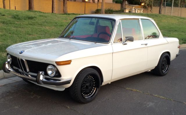 Beautiful Alpine White with Red Leather A/C & Sunroof L@@K 1976 BMW 2002