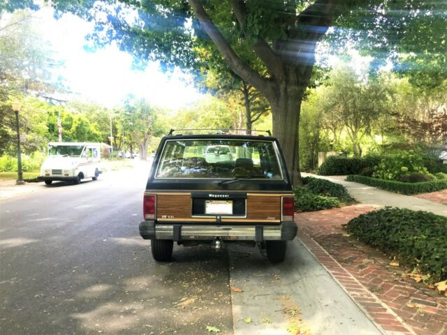 1984 Jeep Wagoneer Limited - photo 4