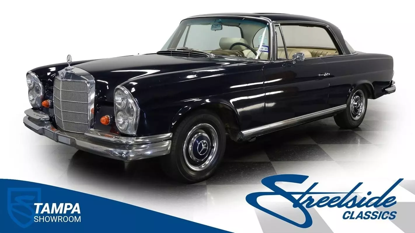 BEAUTIFUL AND RARELY SEEN VINTAGE MERCEDES BENZ 2.5L INLINE 6 4 SPEED MANUAL POW 1966 Mercedes-Benz 200-Series coupe