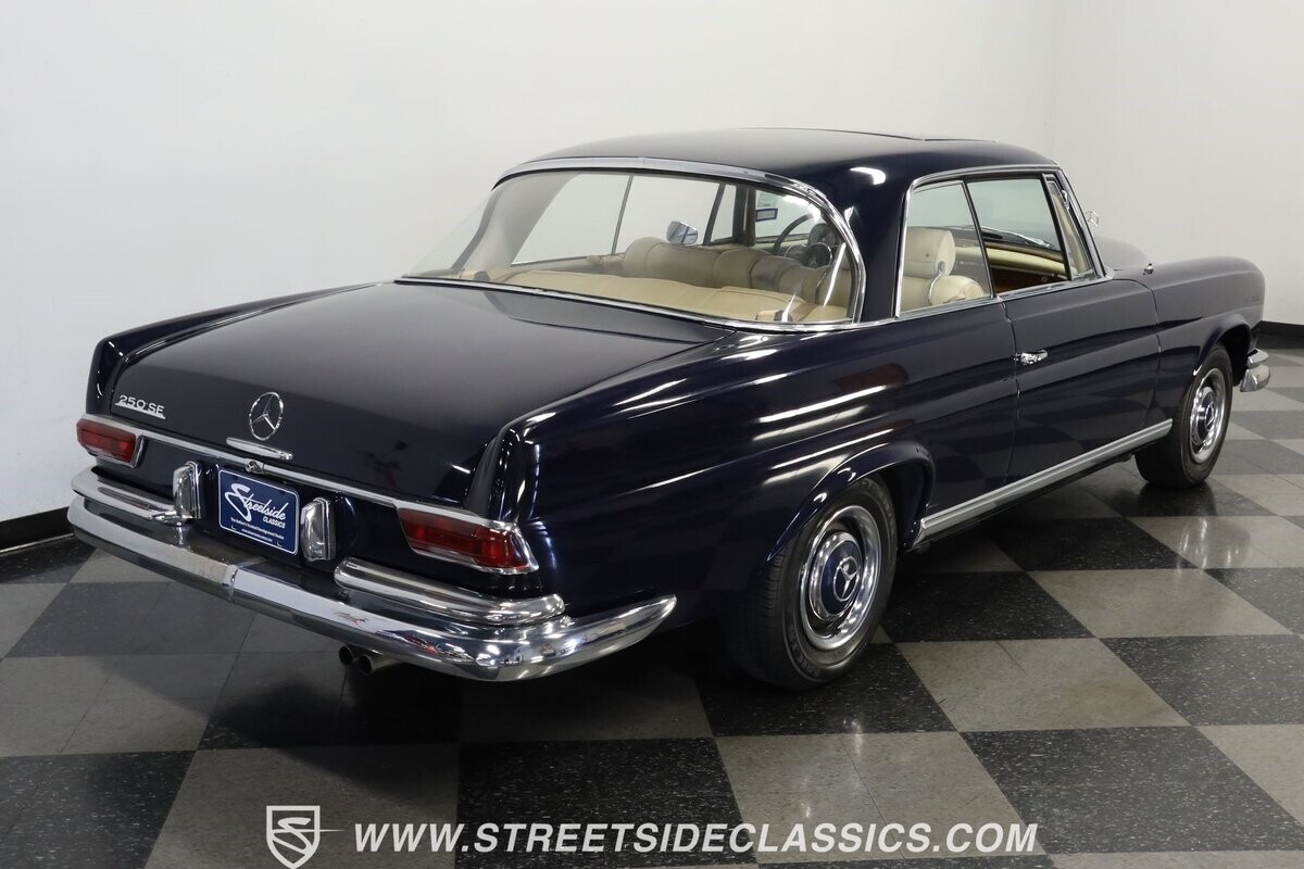1966 Mercedes-Benz 200-Series coupe - photo 11