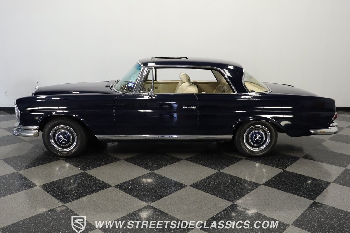 1966 Mercedes-Benz 200-Series coupe - photo 3