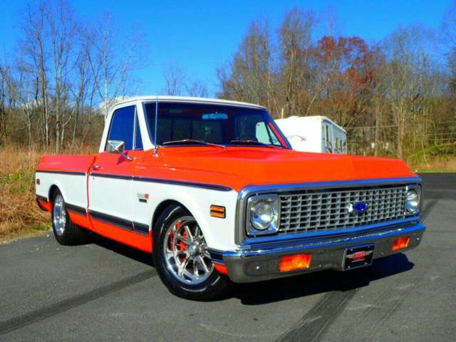 Beautiful C10 Restomod with LS6 454 BBC, Holley EFI, Vintage Air, 4 wheel disc 1969 Chevrolet C-10