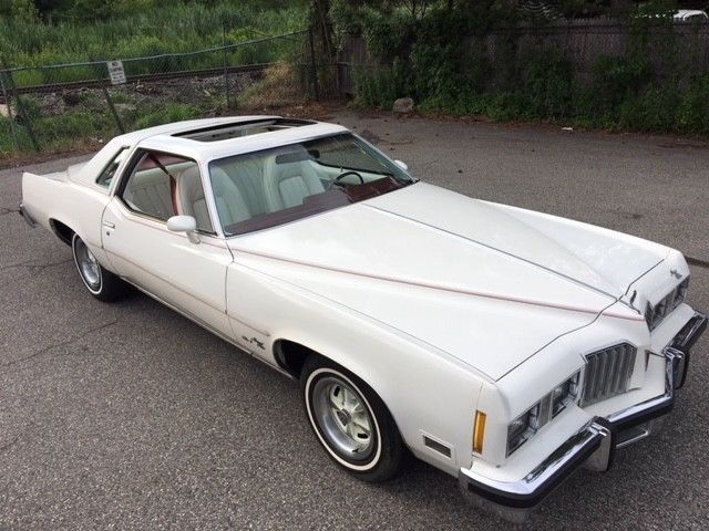 Beautiful car, rare color combo, loaded , sunroof, 65,000 miles NO RESERVE ! ! 1977 Pontiac Grand Prix