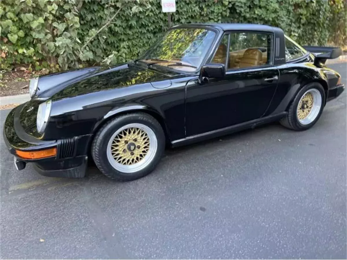 Beautiful classic / 1978 Porsche 911 - Non-smoker 1978 Porsche 911