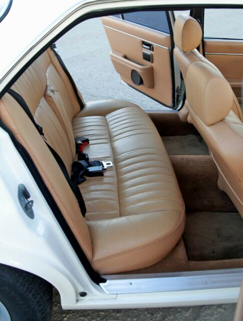 1983 Jaguar XJ6 - photo 9