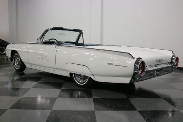 1963 Ford Thunderbird Convertible - photo 10