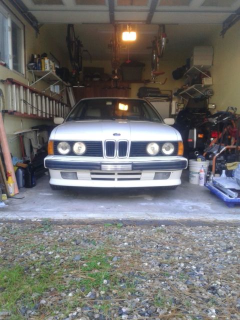 Beautiful clean no cracks in the dash, original flawless paint and glass 1989 BMW 6-Series