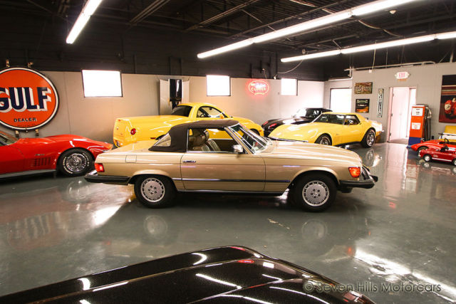 1982 Mercedes-Benz SL-Class Only 44,960 Original Miles - photo 3