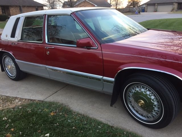 1992 Cadillac DeVille Opera Roof, Gold Package - photo 2