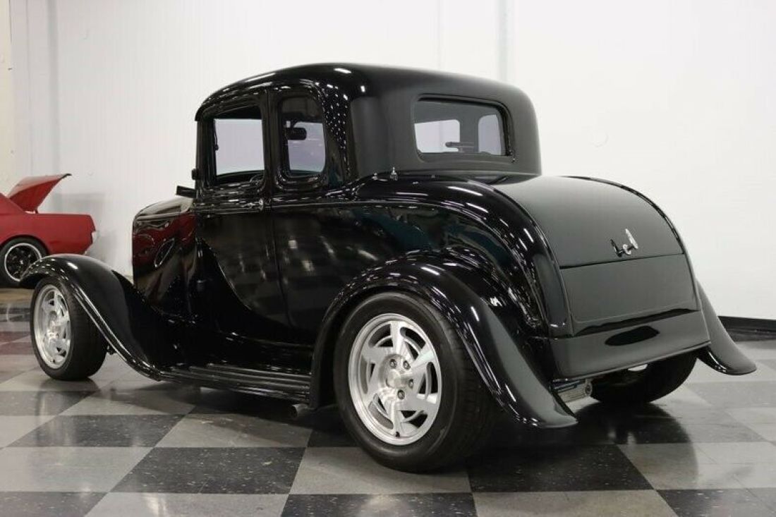 1932 Ford 5-Window Coupe - photo 10