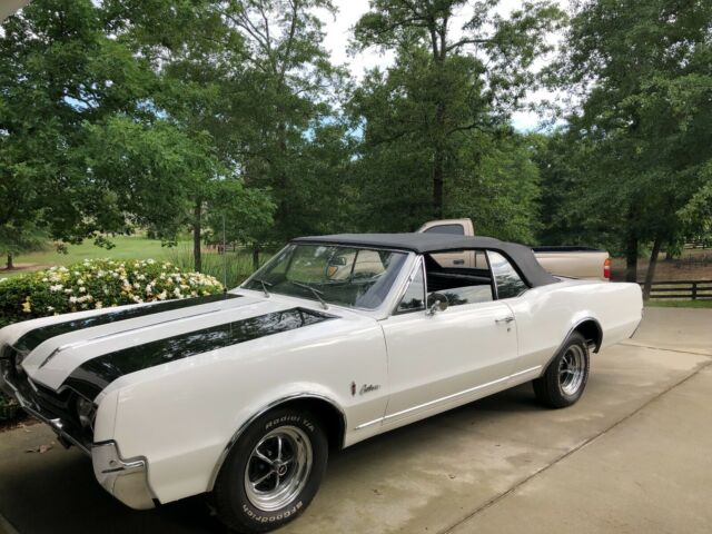 Beautiful Fully Restored 1967 Cutlass Convertible 1967 Oldsmobile Cutlass Supreme