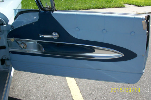 1960 Ford Thunderbird Standard - photo 2