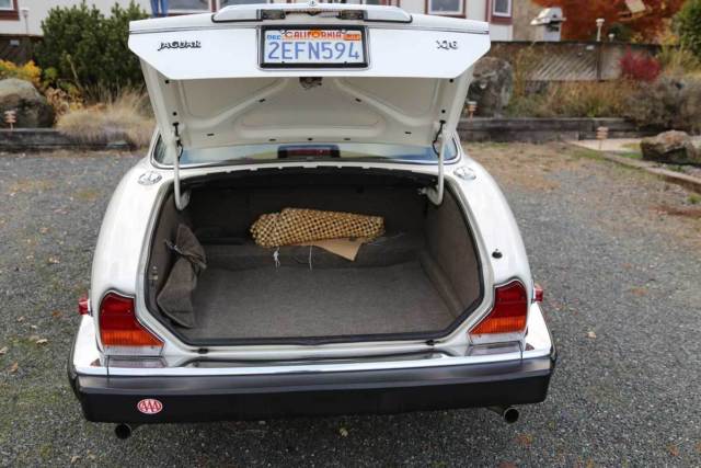 1986 Jaguar XJ6 - photo 10