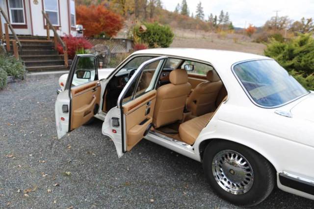 1986 Jaguar XJ6 - photo 11