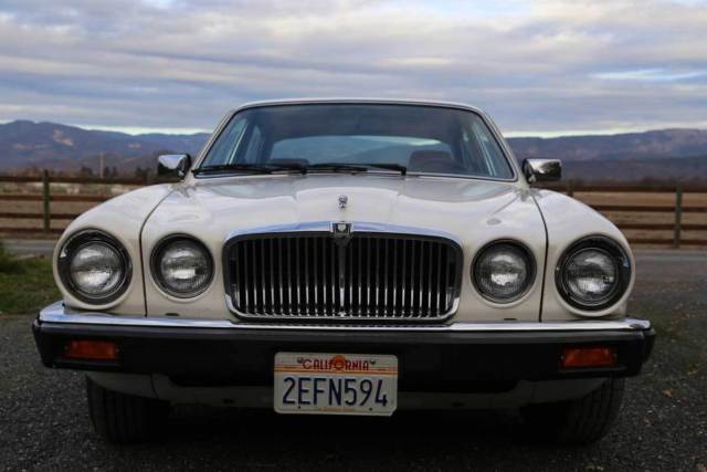 1986 Jaguar XJ6 - photo 2