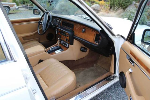 1986 Jaguar XJ6 - photo 7