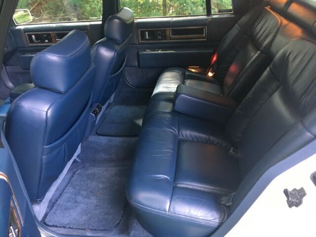 1993 Cadillac DeVille Sedan DeVille - photo 10