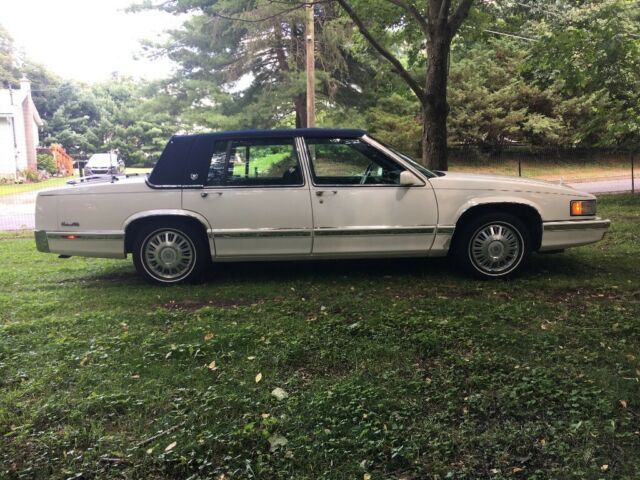 1993 Cadillac DeVille Sedan DeVille - photo 4