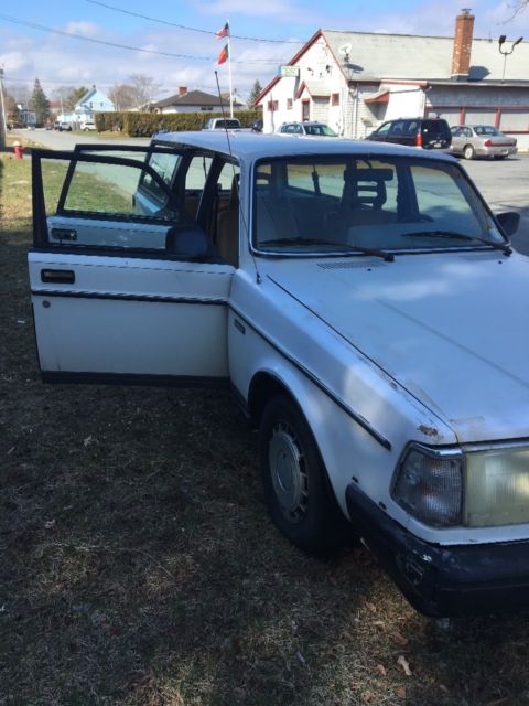 1986 Volvo 240 - photo 9