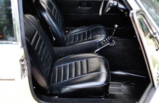 1969 MG MGB GT Coupe Restored 4-Speed Gorgeous Car - photo 12