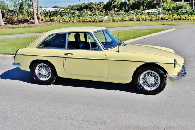 1969 MG MGB GT Coupe Restored 4-Speed Gorgeous Car - photo 5