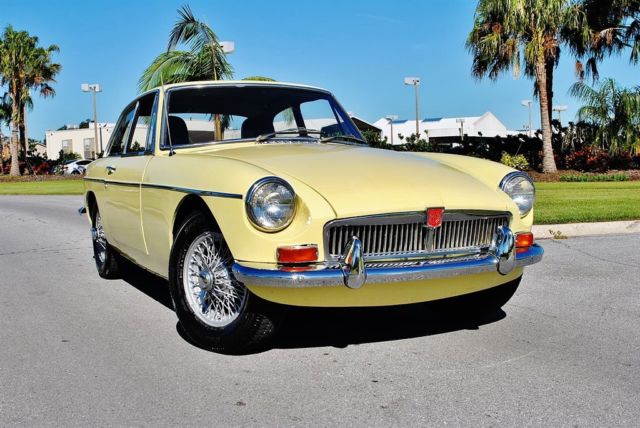 1969 MG MGB GT Coupe Restored 4-Speed Gorgeous Car - photo 7