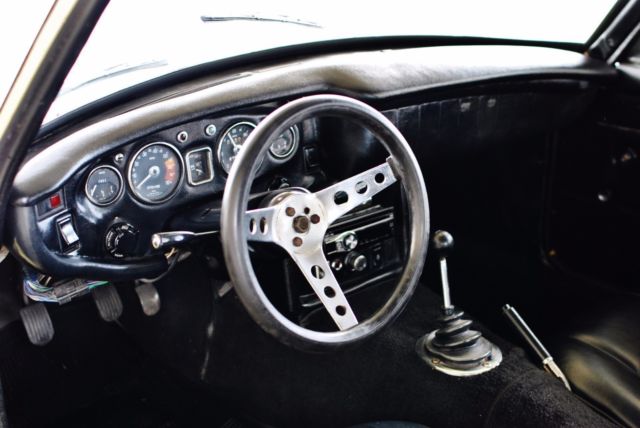 1969 MG MGB GT Coupe Restored 4-Speed Gorgeous Car - photo 6