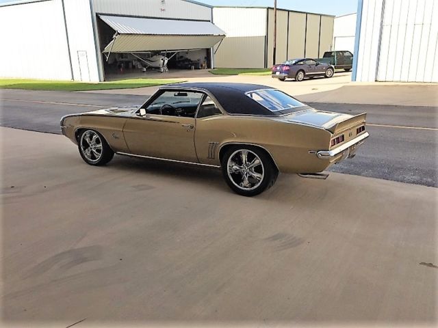 BEAUTIFUL OLYMPIC GOLD 1969 CAMARO SS TRIBUTE-406 Small Block-Tremec 5 speed A/C 1969 Chevrolet Camaro SS
