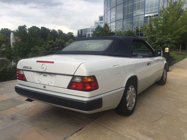 1993 Mercedes-Benz 300-Series Cabriolet - photo 11
